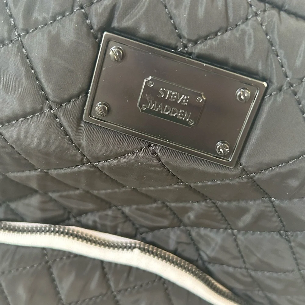 STEVE MADDEN QUILTED NYLON BACKPACK/PURSE